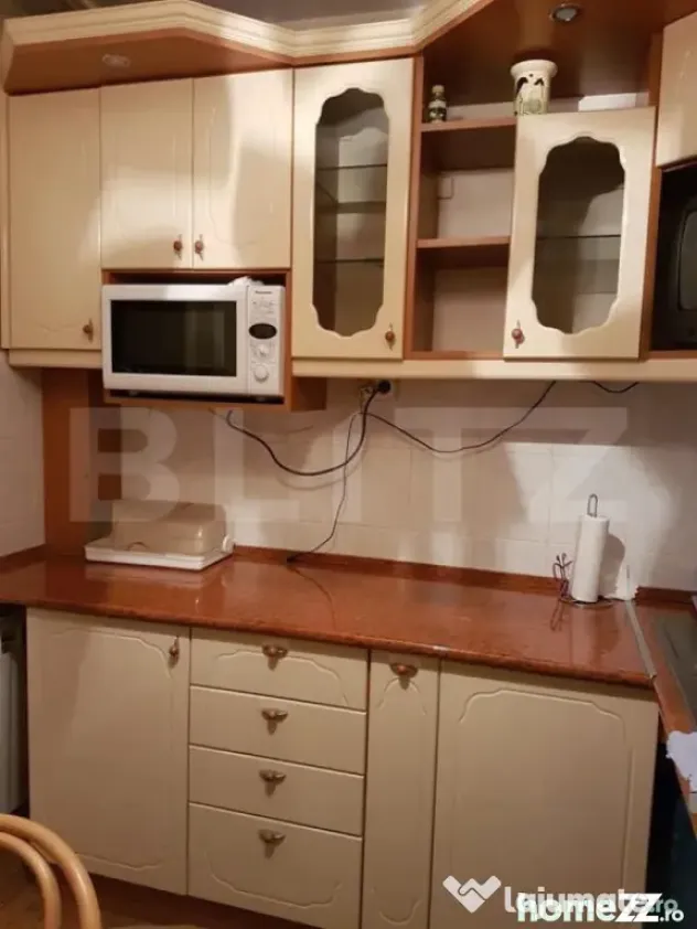 Apartament 3 camere, 64 mp, zona Rogerius