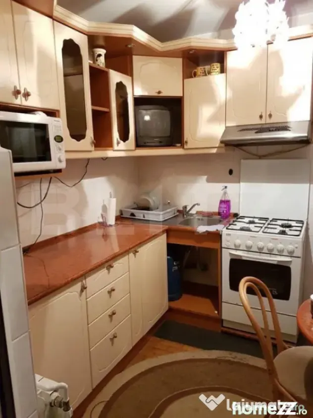 Apartament 3 camere, 64 mp, zona Rogerius