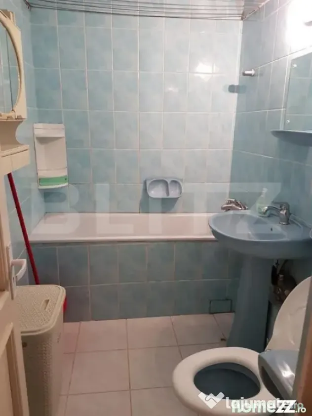 Apartament 3 camere, 64 mp, zona Rogerius