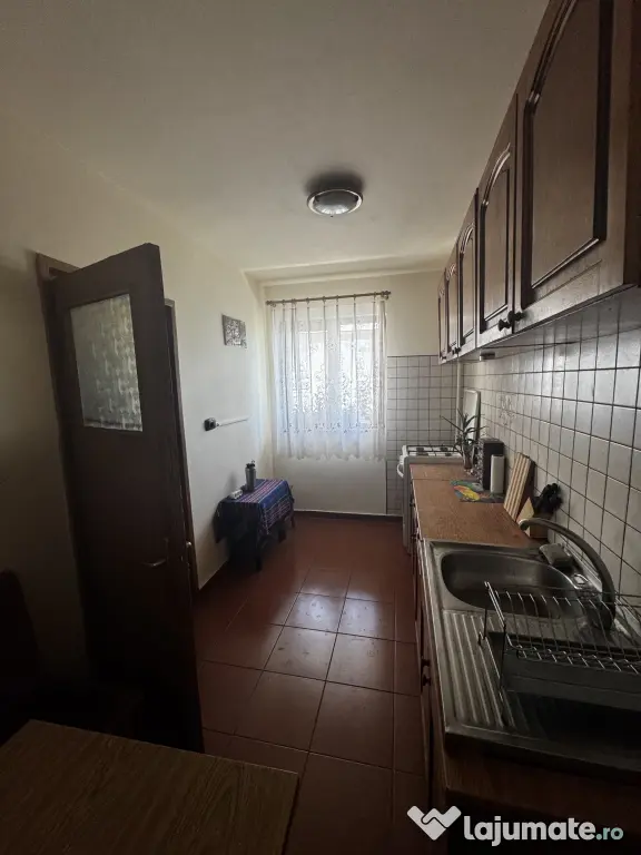 Apartament 3 camere sector 4 Giurgiului