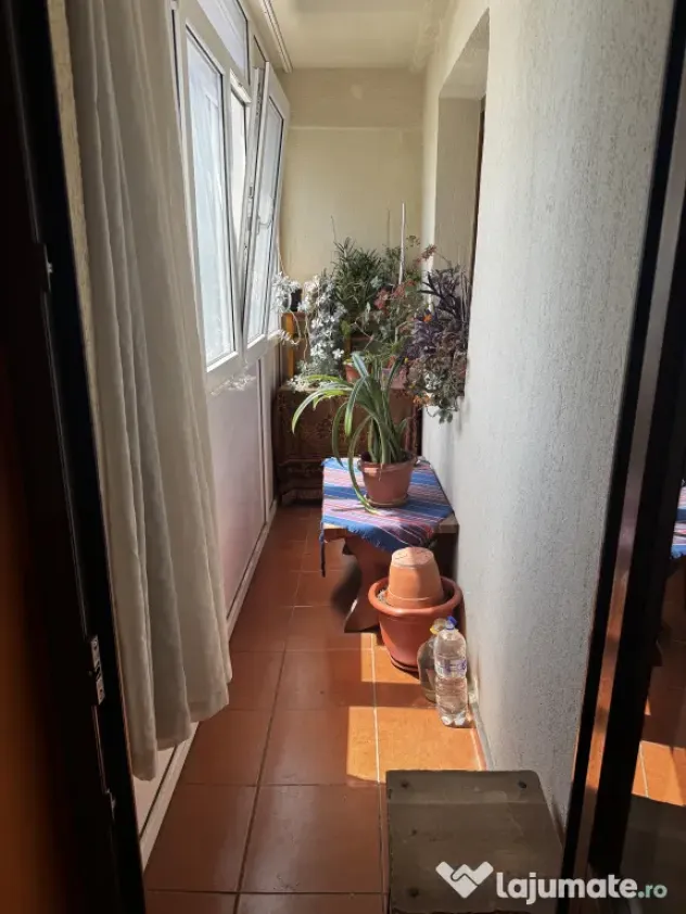 Apartament 3 camere sector 4 Giurgiului