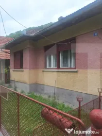 Casa 4 camere, 110 mp, zona Nadrag