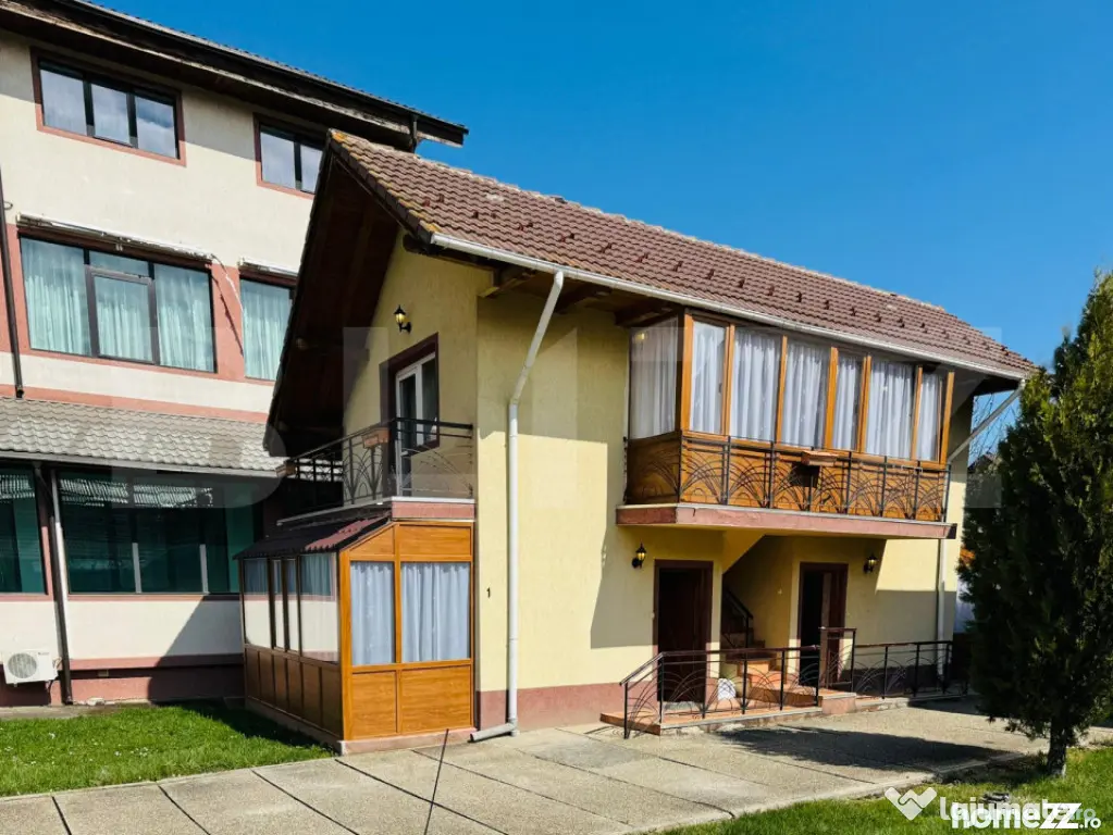 Casă individuală de vânzare – Intrare în Bran, la asfa