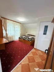Casă individuală de vânzare – Intrare în Bran, la asfa