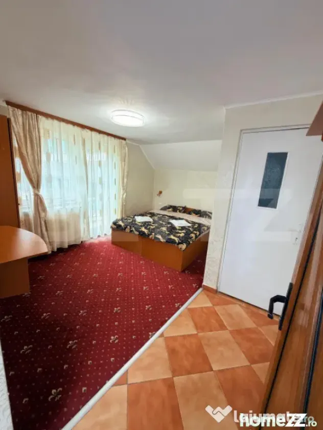 Casă individuală de vânzare – Intrare în Bran, la asfa