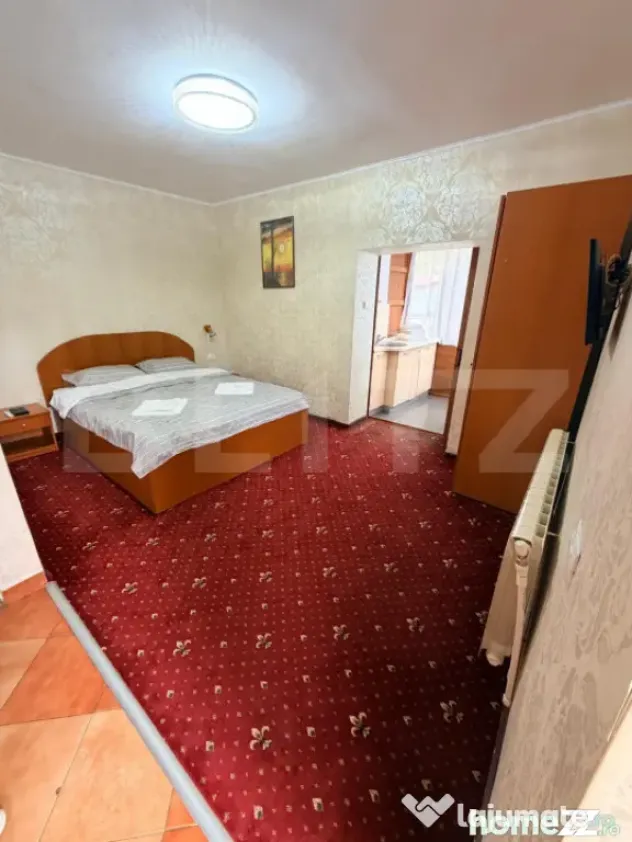 Casă individuală de vânzare – Intrare în Bran, la asfa