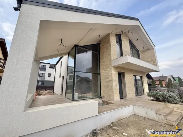 Vila moderna, unica prin design si arhitectura, la cheie, Sa