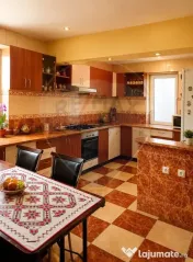 Casă spațioasă cu garaj - Mogoșoaia, foarte aproape d... 