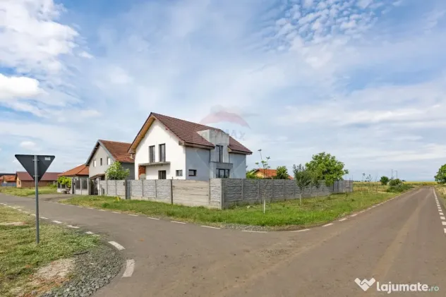 Casă/Vilă modernă de vânzare, 5 camere, în noul cart...