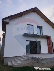 Casă/Vilă modernă de vânzare, 5 camere, în noul cart...