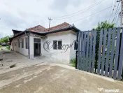 Casa individuala pentru birouri cu 10 locuri de parcare 