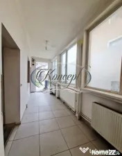 Casa individuala pentru birouri cu 10 locuri de parcare 