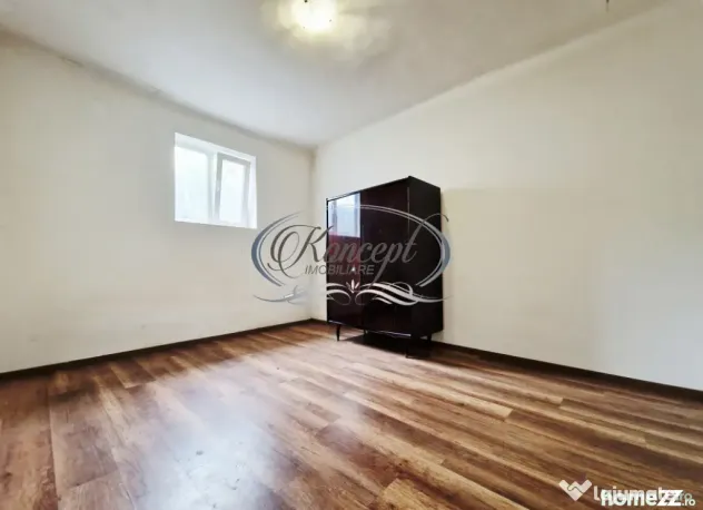 Casa individuala pentru birouri cu 10 locuri de parcare