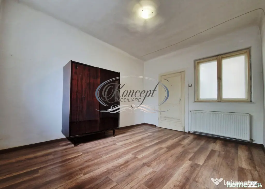 Casa individuala pentru birouri cu 10 locuri de parcare
