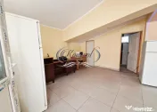 Casa individuala pentru birouri cu 10 locuri de parcare 