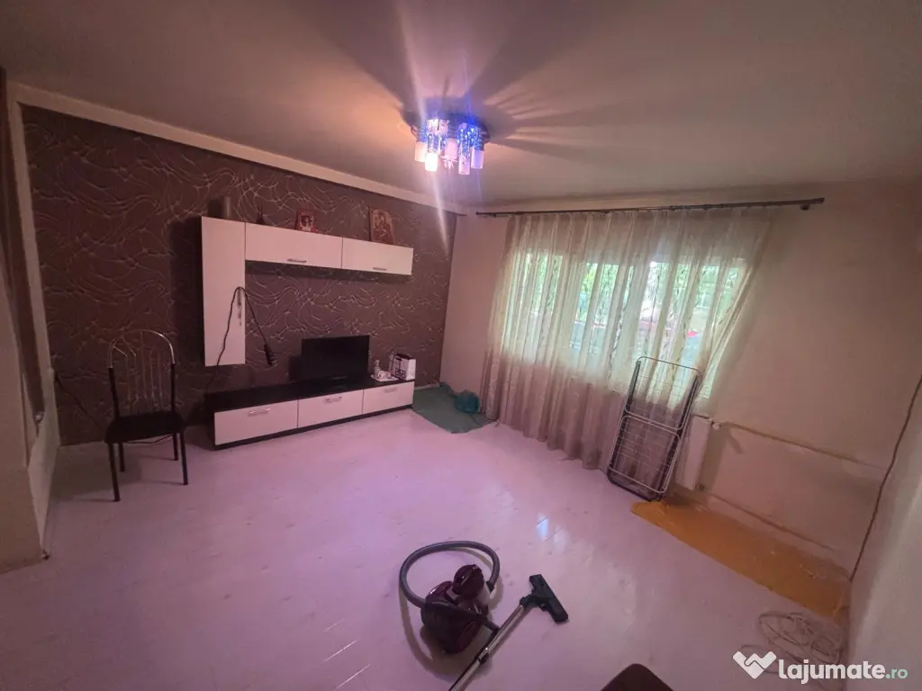 Apartament cu 3 camere de vanzare in zona Drumul Taberei