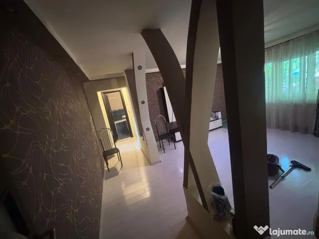 Apartament cu 3 camere de vanzare in zona Drumul Taberei
