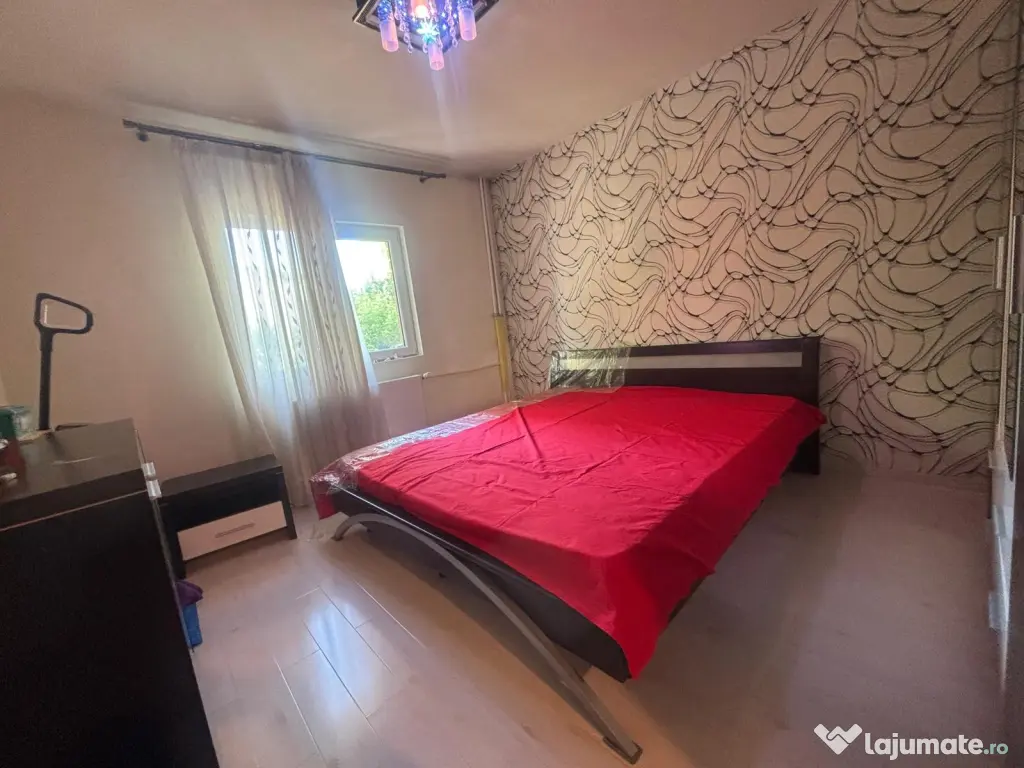 Apartament cu 3 camere de vanzare in zona Drumul Taberei