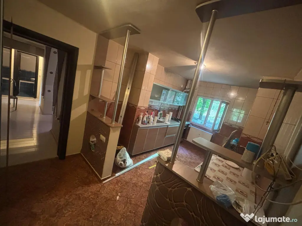 Apartament cu 3 camere de vanzare in zona Drumul Taberei