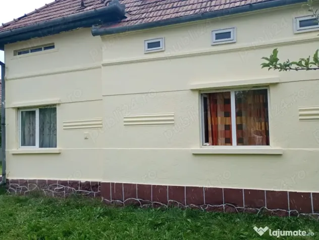 Casa de vanzare, cu cinci camere, Subcetate