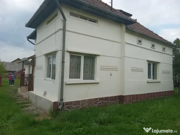 Casa de vanzare, cu cinci camere, Subcetate