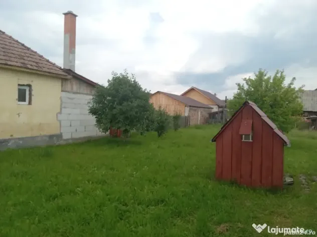 Casa de vanzare, cu cinci camere, Subcetate