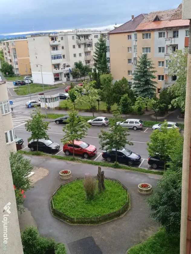 Apartament 3 camere decomandat | Bloc cărămidă 1990 | Zona Nicolae Iorga