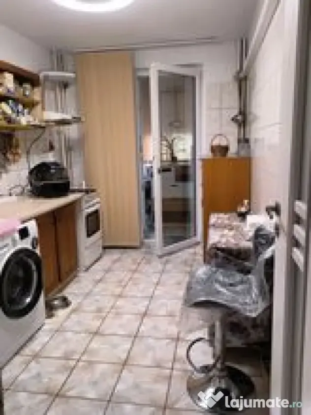 Apartament 2 camere , decomandat , etaj 2 , km 0 ( cu loc parcare ).