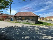 Casa de inchiriat in zona Parneava/Confectii 