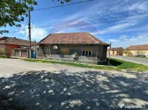 Casa de inchiriat in zona Parneava/Confectii