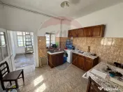 Casa de inchiriat in zona Parneava/Confectii 