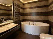 Apartament mobilat de inchiriat compelx cu piscina si paza 