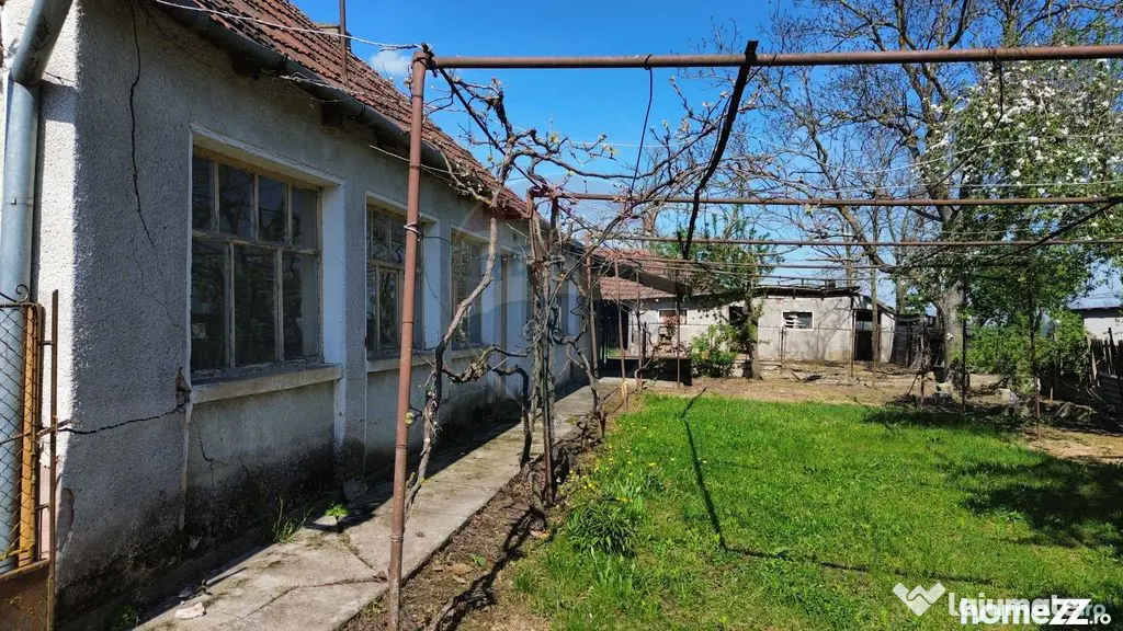 Casă cu 3 camere de vânzare in CRAIDOROLT la 4 km de ba...