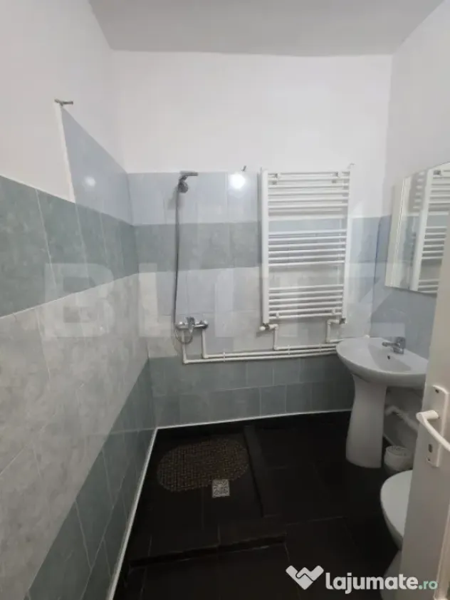 Garsonieră modernă, recent renovată, ideală pentru inves