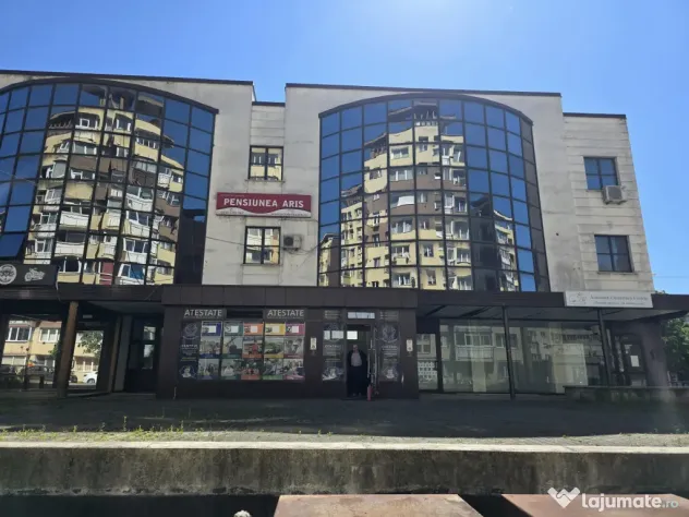Clădire de birouri ultracentrală, cu parcare subterană pr