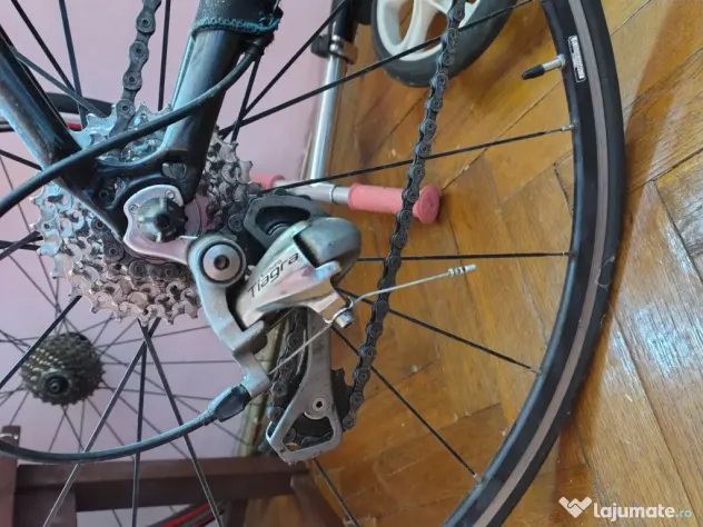Bicicletă cursieră