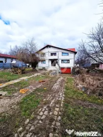Casa de vanzare S+P+M , Teiș – la 5 minute de Târgovișt