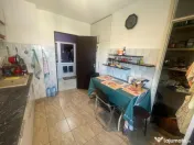 Apartament cu 4 camere, trilateral, 2 bai, Craiovita, zona P 