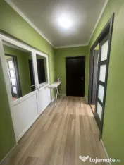 Apartament cu 4 camere, trilateral, 2 bai, Craiovita, zona P 