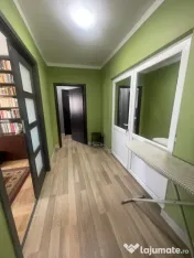 Apartament cu 4 camere, trilateral, 2 bai, Craiovita, zona P 