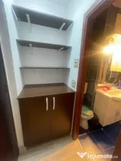 Apartament cu 4 camere, trilateral, 2 bai, Craiovita, zona P 
