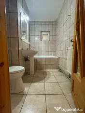 - Spatios! Apartament 2 camere, Independentei, etaj 3. 