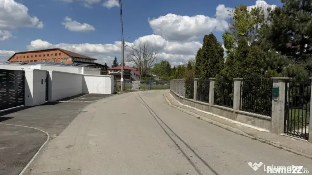 Teren intre vile Academia Ecvestra Mogosoaia