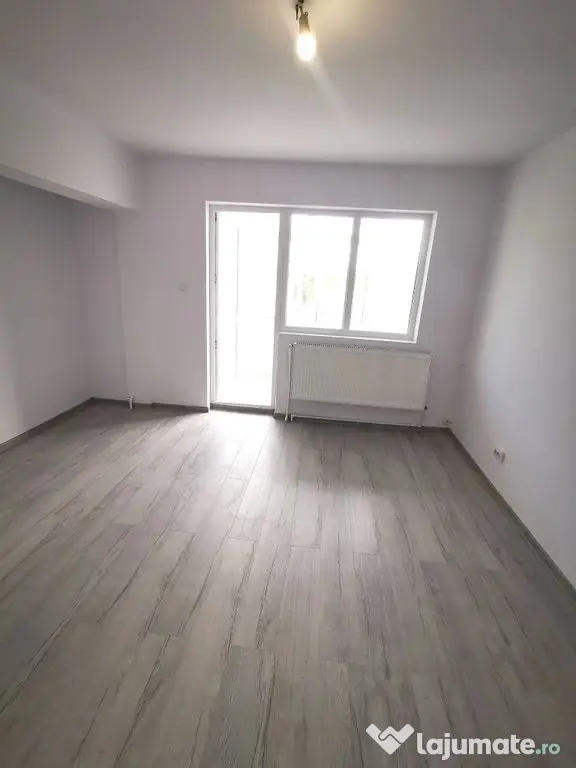 De vanzare apartament cu 2 camere, central. et. 3, 79.900...