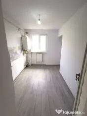 De vanzare apartament cu 2 camere, central. et. 3, 79.900... 