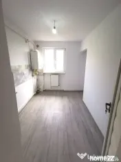 De vanzare apartament cu 2 camere, central. et. 3, 79.900...