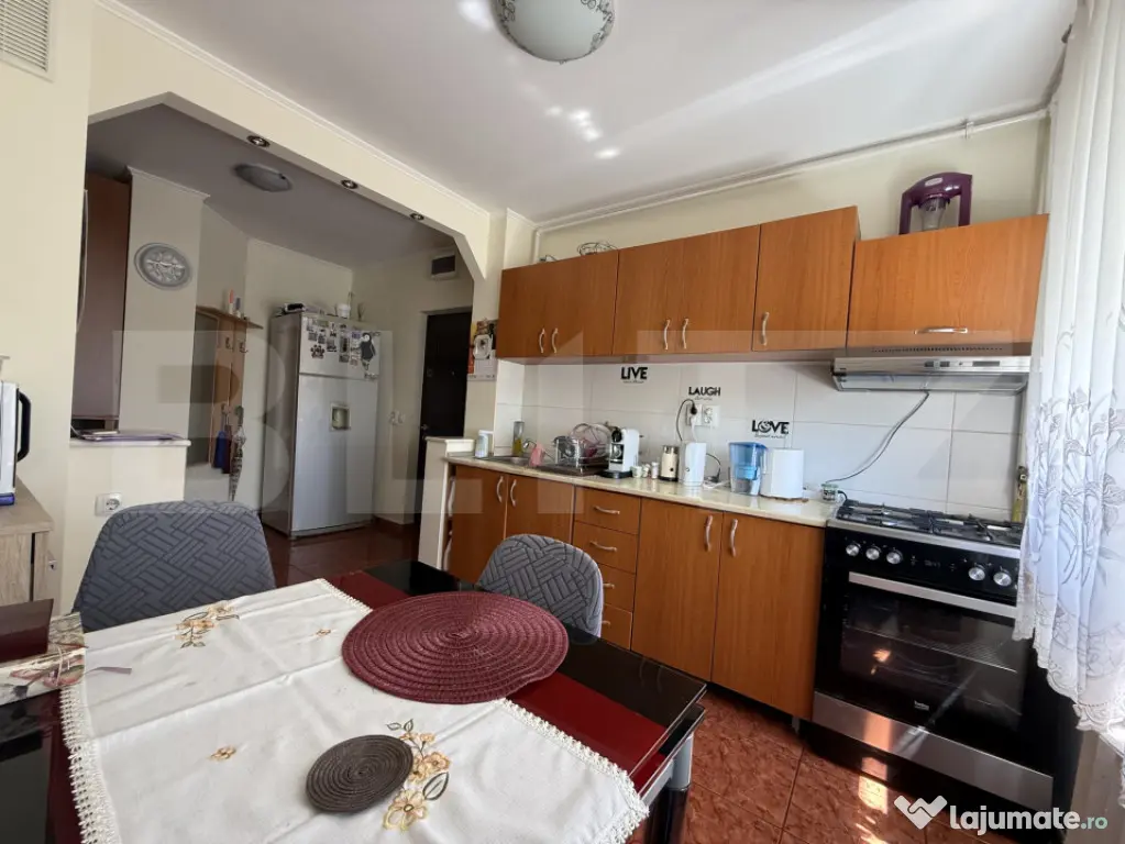 Apartament 3 camere, 92 mp, zona Careiului