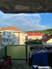 Descriere apartament – 3 camere, zonă centrală, orientar