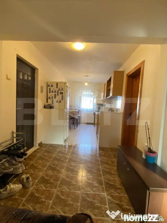 Descriere apartament – 3 camere, zonă centrală, orientar