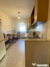 Descriere apartament – 3 camere, zonă centrală, orientar